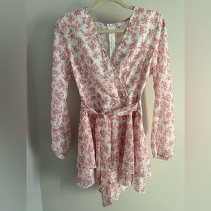 Summer long sleeves delicate romper, NEVER worn before.